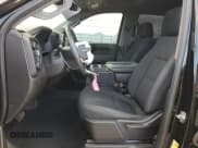 ✅ 2021 Chevrolet Silverado 1500 Custom • VIN: 3GCPYBEK1MG330261 • Lot: 77528044. Wystawiony na Copart z przebiegiem 46 753 mil. Bezpłatny archiwum sprzedaży aukcyjnych z USA i szczegółowy raport historii pojazdu na DreamBid. Zdjęcie 7.