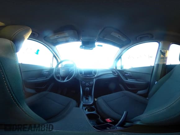 ✅ 2020 Chevrolet Trax LS • VIN: KL7CJKSB9LB327345 • Lot: 43727908. Wystawiony na IAAI z przebiegiem 38 903 mil. Bezpłatny archiwum sprzedaży aukcyjnych z USA i szczegółowy raport historii pojazdu na DreamBid. Zdjęcie 20.