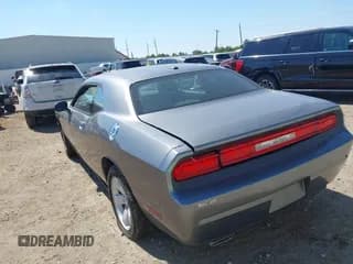 ✅ 2011 Dodge Challenger • VIN: 2B3CJ4DG4BH605437 • Lot: 40514649. Wystawiony na IAAI z przebiegiem 218 976 mil. Bezpłatny archiwum sprzedaży aukcyjnych z USA i szczegółowy raport historii pojazdu na DreamBid. Zdjęcie 3.