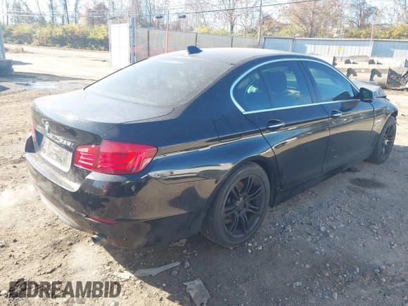 ✅ 2011 BMW 5 Series 535i xDrive • VIN: WBAFU7C52BC869695 • Lot: 43711328. Listed on IAAI with 185,177 mi. Free auction sales archive from the USA and detailed vehicle history report at DreamBid. Image 4.