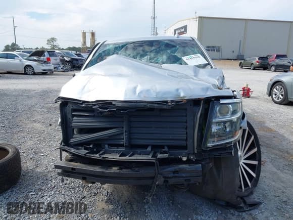 ✅ 2020 Chevrolet Tahoe LT • VIN: 1GNSCBKC8LR221971 • Lot: 41455932. Wystawiony na IAAI z przebiegiem Nie podano. Bezpłatny archiwum sprzedaży aukcyjnych z USA i szczegółowy raport historii pojazdu na DreamBid. Zdjęcie 12.