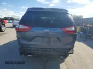 ✅ 2017 Toyota Sienna LE Auto Access Seat • VIN: 5TDKZ3DC0HS771457 • Lot: 82721385. Wystawiony na Copart z przebiegiem 116 721 mil. Bezpłatny archiwum sprzedaży aukcyjnych z USA i szczegółowy raport historii pojazdu na DreamBid. Zdjęcie 6.