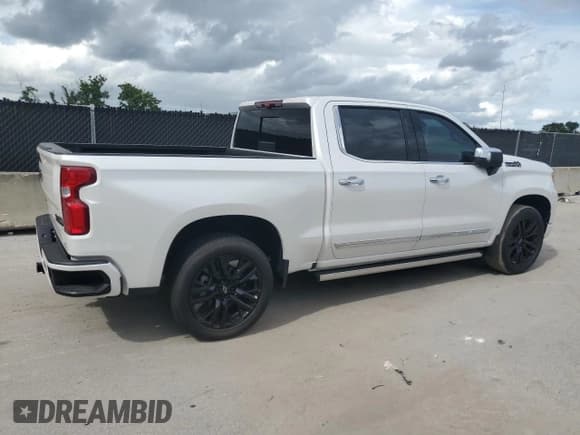 ✅ 2025 Chevrolet Silverado 1500 High Country • VIN: 3GCPAFEDXSG259927 • Lot: 70628155. Wystawiony na Copart z przebiegiem Nie podano. Bezpłatny archiwum sprzedaży aukcyjnych z USA i szczegółowy raport historii pojazdu na DreamBid. Zdjęcie 3.
