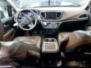 ✅ 2018 Chrysler Pacifica Limited • VIN: 2C4RC1GG7JR339658 • Lot: 59007045. Wystawiony na Copart z przebiegiem 111 153 mil. Bezpłatny archiwum sprzedaży aukcyjnych z USA i szczegółowy raport historii pojazdu na DreamBid. Zdjęcie 8.