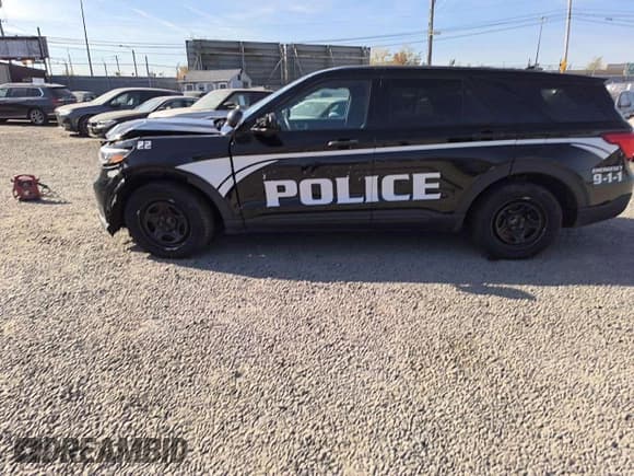 ✅ 2021 Ford Police Interceptor Utility • VIN: 1FM5K8AC1MNA02657 • Lot: 81521844. Wystawiony na Copart z przebiegiem 72 859 mil. Bezpłatny archiwum sprzedaży aukcyjnych z USA i szczegółowy raport historii pojazdu na DreamBid. Zdjęcie 13.