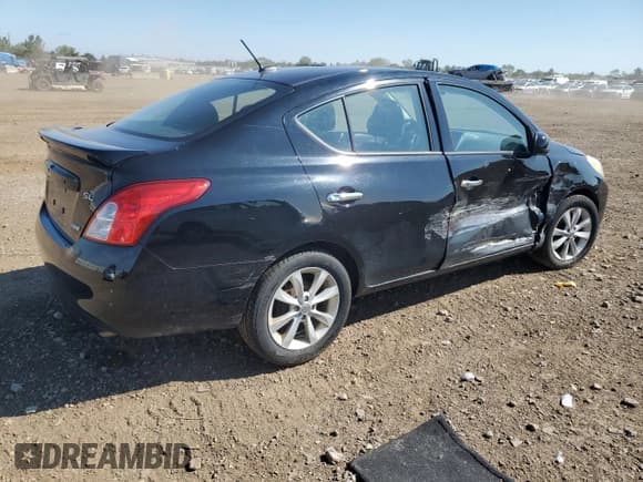 ✅ 2014 Nissan Versa SL • VIN: 3N1CN7AP2EL821875 • Lot: 71043935. Wystawiony na Copart z przebiegiem 113 262 mil. Bezpłatny archiwum sprzedaży aukcyjnych z USA i szczegółowy raport historii pojazdu na DreamBid. Zdjęcie 3.