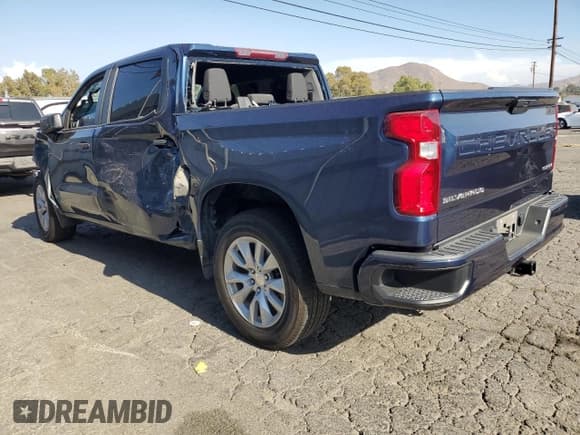 ✅ 2022 Chevrolet Silverado 1500 Custom • VIN: 3GCPWBEK9NG117629 • Лот: 71227335. Опубликован ранее на Copart с пробегом 57 503 миль. Бесплатный доступ к архиву аукционных продаж из США и подробный отчёт об истории автомобиля на DreamBid. Изображение 2.