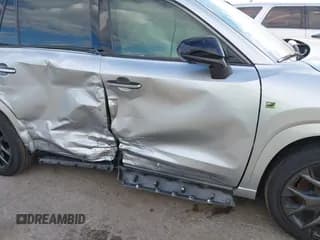 ✅ 2024 Lexus TX 500h F Sport Premium • VIN: 5TDABAB60RS002427 • Lot: 43477421. Wystawiony na IAAI z przebiegiem 8 647 mil. Bezpłatny archiwum sprzedaży aukcyjnych z USA i szczegółowy raport historii pojazdu na DreamBid. Zdjęcie 6.