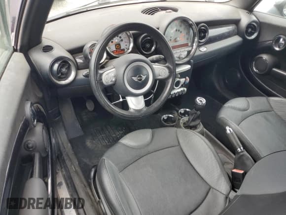 ✅ 2009 MINI Convertible • VIN: WMWMR33549TJ94444 • Lot: 79465584. Listed on Copart with 136,243 mi. Free auction sales archive from the USA and detailed vehicle history report at DreamBid. Image 8.