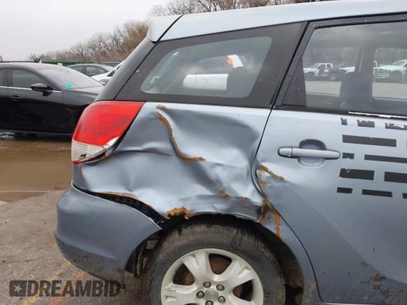 ✅ 2004 Toyota Matrix Std • VIN: 2T1KR32E24C314589 • Lot: 43770514. Wystawiony na IAAI z przebiegiem 231 854 mil. Bezpłatny archiwum sprzedaży aukcyjnych z USA i szczegółowy raport historii pojazdu na DreamBid. Zdjęcie 18.