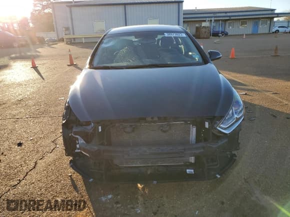 ✅ 2018 Hyundai Sonata Limited • VIN: 5NPE34AF9JH673218 • Lot: 38973023. Listed on Copart with 79,128 mi. Free auction sales archive from the USA and detailed vehicle history report at DreamBid. Image 5.