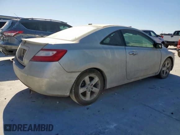 ✅ 2006 Honda Civic EX • VIN: 2HGFG12896H579865 • Lot: 92349845. Wystawiony na Copart z przebiegiem 290 653 mil. Bezpłatny archiwum sprzedaży aukcyjnych z USA i szczegółowy raport historii pojazdu na DreamBid. Zdjęcie 3.