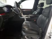 ✅ 2024 Jeep Grand Wagoneer • VIN: 1C4SJSEP8RS107368 • Лот: 57612655. Опубликован ранее на Copart с пробегом 32 913 миль. Бесплатный доступ к архиву аукционных продаж из США и подробный отчёт об истории автомобиля на DreamBid. Изображение 7.