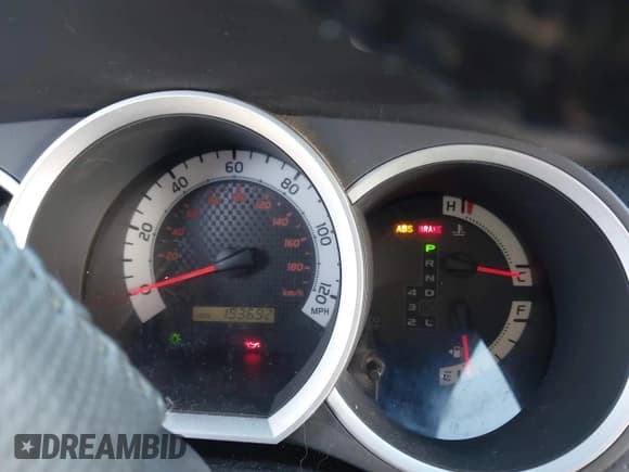 ✅ 2015 Toyota Tacoma PreRunner • VIN: 3TMJU4GN9FM176780 • Lot: 43704666. Wystawiony na IAAI z przebiegiem 193 692 mil. Bezpłatny archiwum sprzedaży aukcyjnych z USA i szczegółowy raport historii pojazdu na DreamBid. Zdjęcie 7.