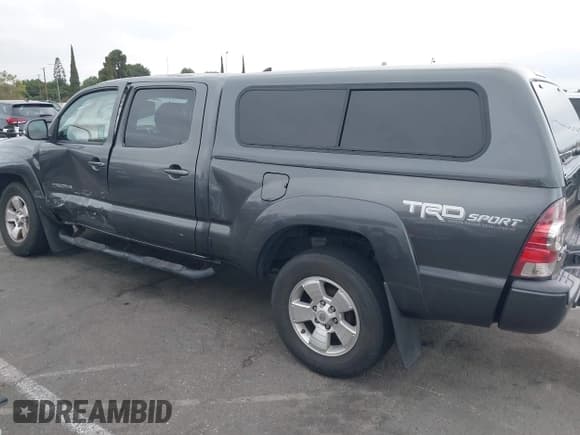 ✅ 2015 Toyota Tacoma PreRunner • VIN: 3TMKU4HN8FM043849 • Lot: 42790883. Wystawiony na IAAI z przebiegiem 123 228 mil. Bezpłatny archiwum sprzedaży aukcyjnych z USA i szczegółowy raport historii pojazdu na DreamBid. Zdjęcie 14.