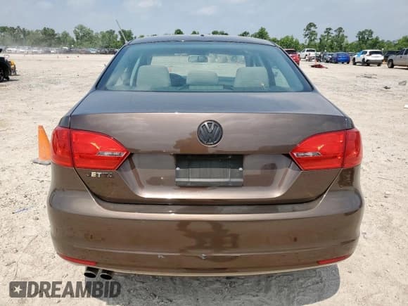 ✅ 2012 Volkswagen Jetta S • VIN: 3VW2K7AJ2CM346410 • Lot: 57174945. Listed on Copart with 122,397 mi. Free auction sales archive from the USA and detailed vehicle history report at DreamBid. Image 6.