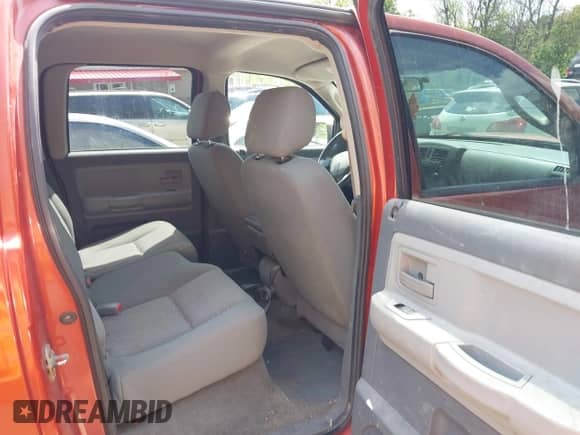 2007 Dodge Dakota SLT with VIN 1D7HW48K87S270838, listed as a IAAI auction lot 42150101 with 225,761 mi miles and . Bid and sale history available at DreamBid. Image 8.