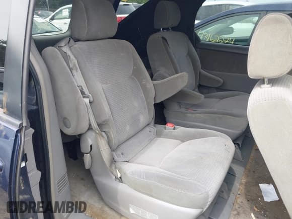 ✅ 2006 Toyota Sienna LE • VIN: 5TDBA23C56S061826 • Lot: 43160761. Wystawiony na IAAI z przebiegiem 179 538 mil. Bezpłatny archiwum sprzedaży aukcyjnych z USA i szczegółowy raport historii pojazdu na DreamBid. Zdjęcie 8.