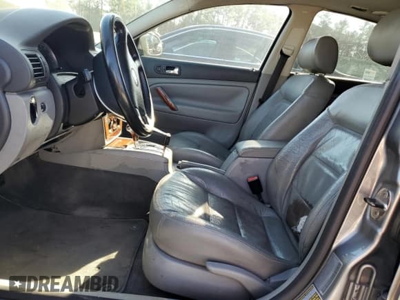 ✅ 2005 Volkswagen Passat GLS • VIN: WVWAD63B15P032060 • Lot: 86835504. Listed on Copart with 314,372 mi. Free auction sales archive from the USA and detailed vehicle history report at DreamBid. Image 7.