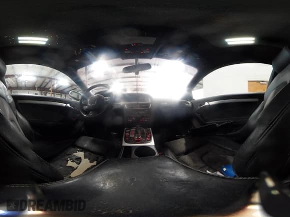 ✅ 2010 Audi A5 Prestige • VIN: WAUWKAFR2AA050049 • Lot: 41683830. Listed on IAAI with 185,164 mi. Free auction sales archive from the USA and detailed vehicle history report at DreamBid. Image 18.