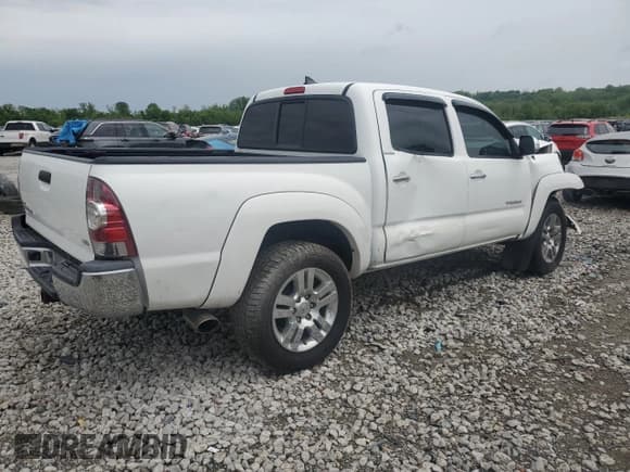 ✅ 2013 Toyota Tacoma • VIN: 3TMLU4EN9DM115034 • Lot: 56173215. Listed on Copart with 278,254 mi. Free auction sales archive from the USA and detailed vehicle history report at DreamBid. Image 3.