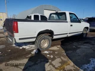 ✅ 1989 Chevrolet Silverado 2500 • VIN: 1GCFC24K6KZ121655 • Lot: 88116025. Wystawiony na Copart z przebiegiem 148 084 mil. Bezpłatny archiwum sprzedaży aukcyjnych z USA i szczegółowy raport historii pojazdu na DreamBid. Zdjęcie 3.