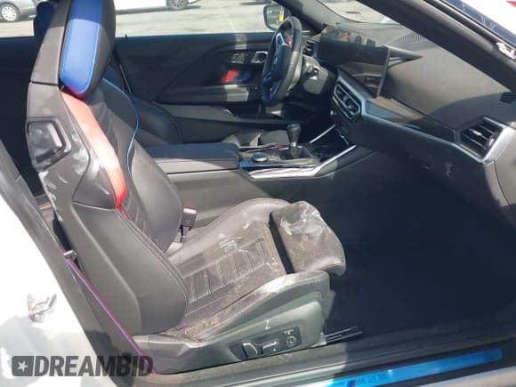 ✅ 2024 BMW M2 • VIN: 3MF13DM01R8E71653 • Lot: 41679686. Wystawiony na IAAI z przebiegiem 6 037 mil. Bezpłatny archiwum sprzedaży aukcyjnych z USA i szczegółowy raport historii pojazdu na DreamBid. Zdjęcie 5.