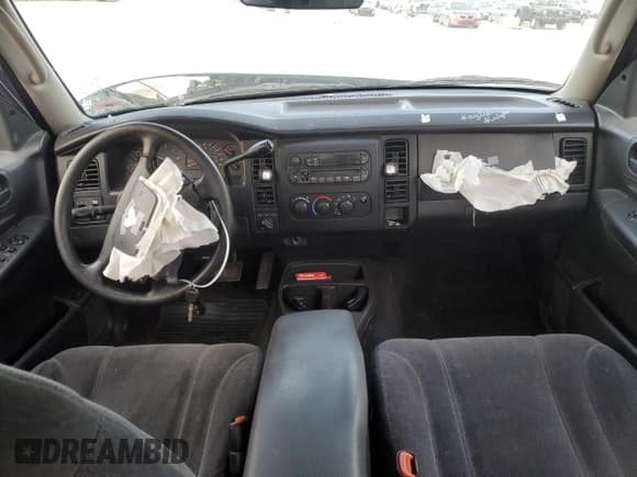 ✅ 2004 Dodge Dakota SLT • VIN: 1D7HG48N84S717848 • Lot: 84273764. Wystawiony na Copart z przebiegiem Nie podano. Bezpłatny archiwum sprzedaży aukcyjnych z USA i szczegółowy raport historii pojazdu na DreamBid. Zdjęcie 8.