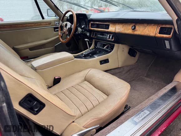 ✅ 1988 Jaguar XJ • VIN: SAJNV5847JC139362 • Лот: 41543425. Опубликован ранее на Copart с пробегом 58 112 миль. Бесплатный доступ к архиву аукционных продаж из США и подробный отчёт об истории автомобиля на DreamBid. Изображение 5.