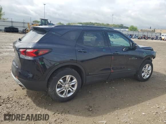 2021 Chevrolet Blazer LT z VIN 3GNKBJR44MS533568, wystawiony jako Copart lot #74927554 z przebiegiem 47 873 mil mil oraz Nie do naprawy • Non repairable. Historia ofert i sprzedaży dostępna na DreamBid. Obrazek 3.