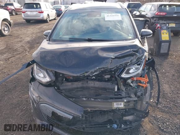 ✅ 2017 Chevrolet Bolt EV Premier • VIN: 1G1FX6S08H4147833 • Lot: 41341926. Wystawiony na IAAI z przebiegiem 85 405 mil. Bezpłatny archiwum sprzedaży aukcyjnych z USA i szczegółowy raport historii pojazdu na DreamBid. Zdjęcie 6.