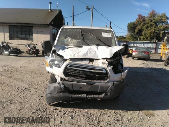 ✅ 2016 Ford Transit Cargo • VIN: 1FTYR1ZM0GKB36034 • Lot: 43156828. Wystawiony na IAAI z przebiegiem 216 086 mil. Bezpłatny archiwum sprzedaży aukcyjnych z USA i szczegółowy raport historii pojazdu na DreamBid. Zdjęcie 12.