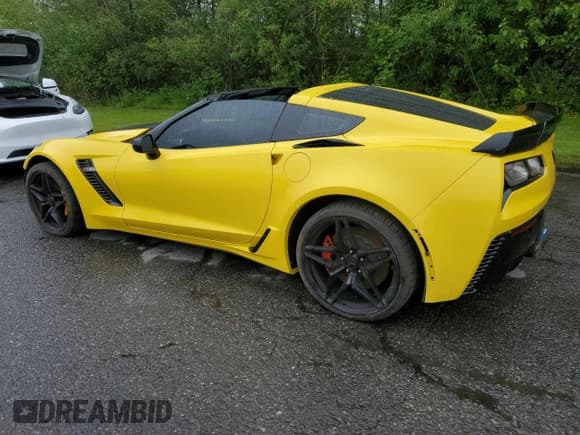 ✅ 2016 Chevrolet Corvette Z06 3LZ • VIN: 1G1YU2D63G5604830 • Lot: 58211705. Wystawiony na Copart z przebiegiem 41 990 mil. Bezpłatny archiwum sprzedaży aukcyjnych z USA i szczegółowy raport historii pojazdu na DreamBid. Zdjęcie 2.