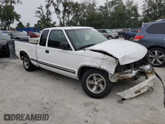 ✅ 2000 Chevrolet S-10 LS • VIN: 1GCCS19W9YK106385 • Лот: 43113425. Опубликован ранее на Copart с пробегом 222 516 миль. Бесплатный доступ к архиву аукционных продаж из США и подробный отчёт об истории автомобиля на DreamBid. Изображение 4.