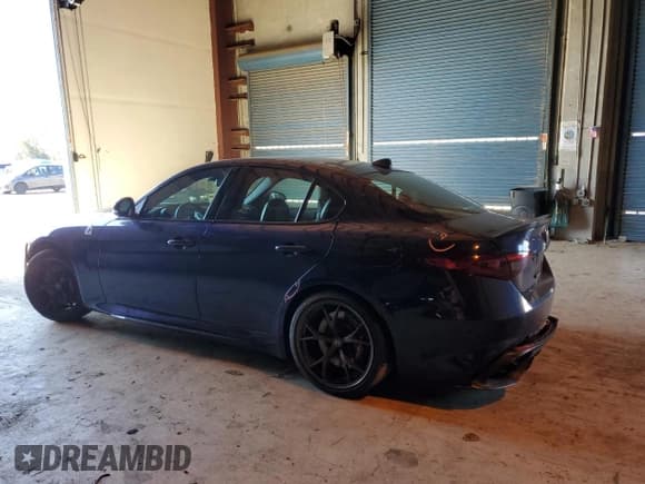 ✅ 2019 Alfa Romeo Giulia Quadrifoglio • VIN: ZARFAMEV1K7600139 • Lot: 90124555. Wystawiony na Copart z przebiegiem 61 821 mil. Bezpłatny archiwum sprzedaży aukcyjnych z USA i szczegółowy raport historii pojazdu na DreamBid. Zdjęcie 2.