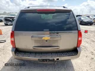 2013 Chevrolet Suburban LT z VIN 1GNSCJE01DR330091, wystawiony jako Copart lot #70826395 z przebiegiem 187 683 mil mil oraz Szkoda całkowita • Salvage title. Historia ofert i sprzedaży dostępna na DreamBid. Obrazek 6.