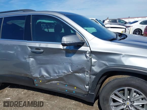 ✅ 2023 Chevrolet Traverse LT Cloth • VIN: 1GNERGKWXPJ104352 • Lot: 42291288. Listed on IAAI with 43,060 mi. Free auction sales archive from the USA and detailed vehicle history report at DreamBid. Image 6.