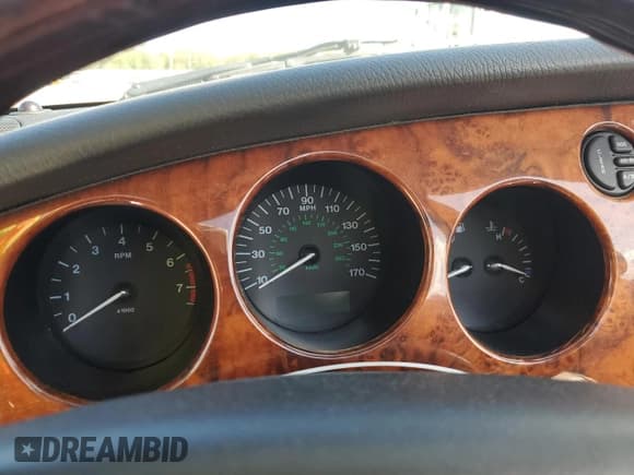 ✅ 2003 Jaguar XK • VIN: SAJDA42C232A32216 • Lot: 80443254. Wystawiony na Copart z przebiegiem Nie podano. Bezpłatny archiwum sprzedaży aukcyjnych z USA i szczegółowy raport historii pojazdu na DreamBid. Zdjęcie 9.