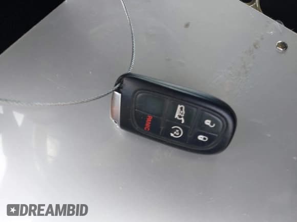 ✅ 2014 Jeep Cherokee Latitude • VIN: 1C4PJMCB6EW321707 • Lot: 43186300. Wystawiony na IAAI z przebiegiem 118 003 mil. Bezpłatny archiwum sprzedaży aukcyjnych z USA i szczegółowy raport historii pojazdu na DreamBid. Zdjęcie 11.