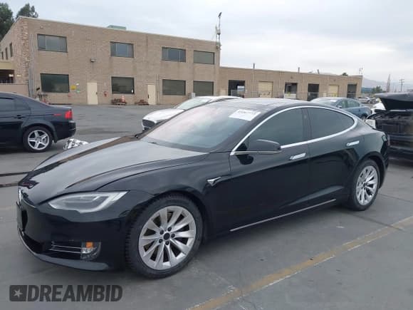 ✅ 2017 Tesla Model S 60 • VIN: 5YJSA1E17HF192897 • Лот: 43267773. Опубликован ранее на IAAI с пробегом 126 266 миль. Бесплатный доступ к архиву аукционных продаж из США и подробный отчёт об истории автомобиля на DreamBid. Изображение 6.