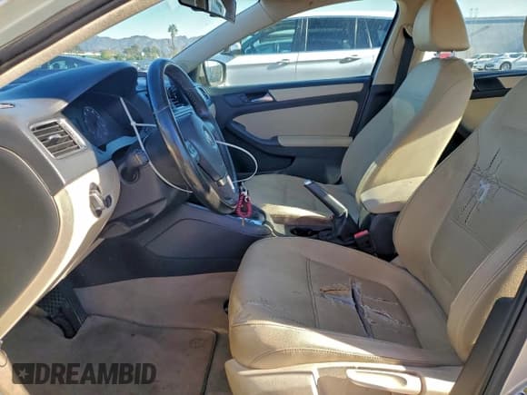 ✅ 2011 Volkswagen Jetta SE • VIN: 3VWDX7AJ3BM396774 • Lot: 94497625. Wystawiony na Copart z przebiegiem 217 220 mil. Bezpłatny archiwum sprzedaży aukcyjnych z USA i szczegółowy raport historii pojazdu na DreamBid. Zdjęcie 7.