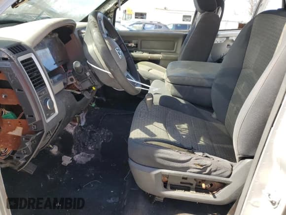 ✅ 2009 Dodge 1500 SLT • VIN: 1D3HV18P99S783372 • Lot: 49167975. Wystawiony na Copart z przebiegiem 188 171 mil. Bezpłatny archiwum sprzedaży aukcyjnych z USA i szczegółowy raport historii pojazdu na DreamBid. Zdjęcie 7.