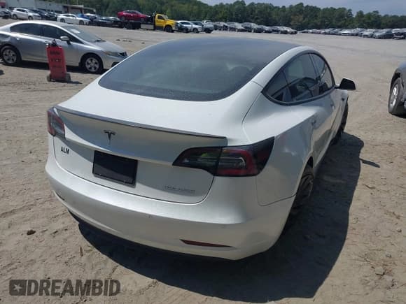 ✅ 2022 Tesla Model 3 Performance • VIN: 5YJ3E1ECXNF263791 • Лот: 43083174. Опубликован ранее на IAAI с пробегом 47 467 миль. Бесплатный доступ к архиву аукционных продаж из США и подробный отчёт об истории автомобиля на DreamBid. Изображение 4.