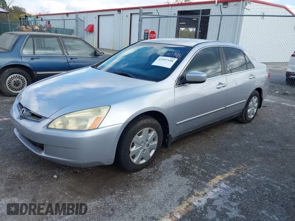 ✅ 2004 Honda Accord LX • VIN: 1HGCM56384A155252 • Лот: 43597148. Опубликован ранее на IAAI с пробегом 276 156 миль. Бесплатный доступ к архиву аукционных продаж из США и подробный отчёт об истории автомобиля на DreamBid. Изображение 2.