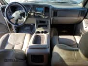 ✅ 2005 Chevrolet Suburban LT • VIN: 1GNFK16Z25J196032 • Лот: 42376875. Опубликован ранее на Copart с пробегом 195 535 миль. Бесплатный доступ к архиву аукционных продаж из США и подробный отчёт об истории автомобиля на DreamBid. Изображение 8.