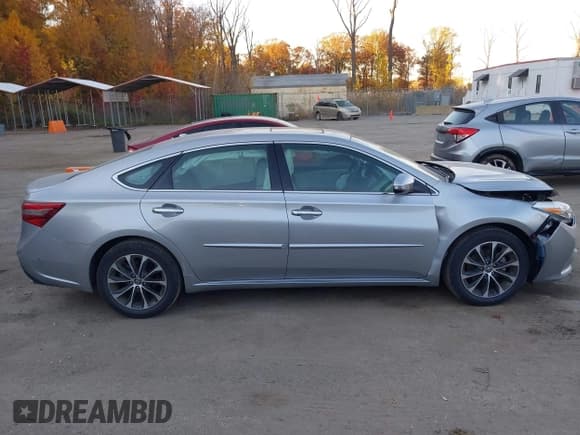 ✅ 2017 Toyota Avalon XLE Premium • VIN: 4T1BK1EB5HU258842 • Lot: 43619811. Wystawiony na IAAI z przebiegiem 31 594 mil. Bezpłatny archiwum sprzedaży aukcyjnych z USA i szczegółowy raport historii pojazdu na DreamBid. Zdjęcie 13.