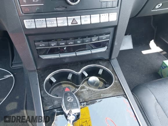 ✅ 2016 Mercedes-Benz E 400 • VIN: WDDKJ6FBXGF334843 • Lot: 41865178. Listed on IAAI with 166,091 mi. Free auction sales archive from the USA and detailed vehicle history report at DreamBid. Image 11.