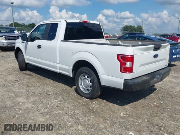 ✅ 2018 Ford F-150 XL • VIN: 1FTEX1CG8JFA48702 • Lot: 42877550. Wystawiony na IAAI z przebiegiem 151 367 mil. Bezpłatny archiwum sprzedaży aukcyjnych z USA i szczegółowy raport historii pojazdu na DreamBid. Zdjęcie 3.