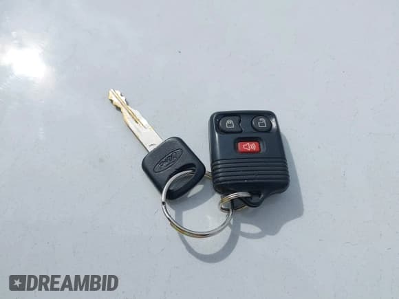 ✅ 2011 Ford Econoline Cargo Commercial • VIN: 1FTSE3EL2BDA62140 • Lot: 43217715. Wystawiony na IAAI z przebiegiem 86 023 mil. Bezpłatny archiwum sprzedaży aukcyjnych z USA i szczegółowy raport historii pojazdu na DreamBid. Zdjęcie 11.