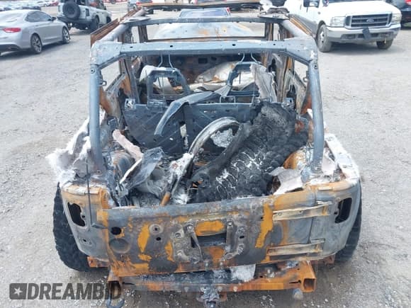 ✅ 2016 Jeep Wrangler Unlimited Sport • VIN: 1C4BJWDG7GL330243 • Lot: 42678134. Listed on IAAI with Not provided. Free auction sales archive from the USA and detailed vehicle history report at DreamBid. Image 13.